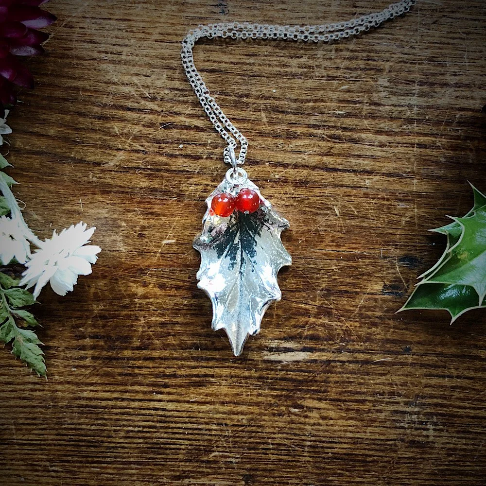 sterling silver holly leaf necklace 