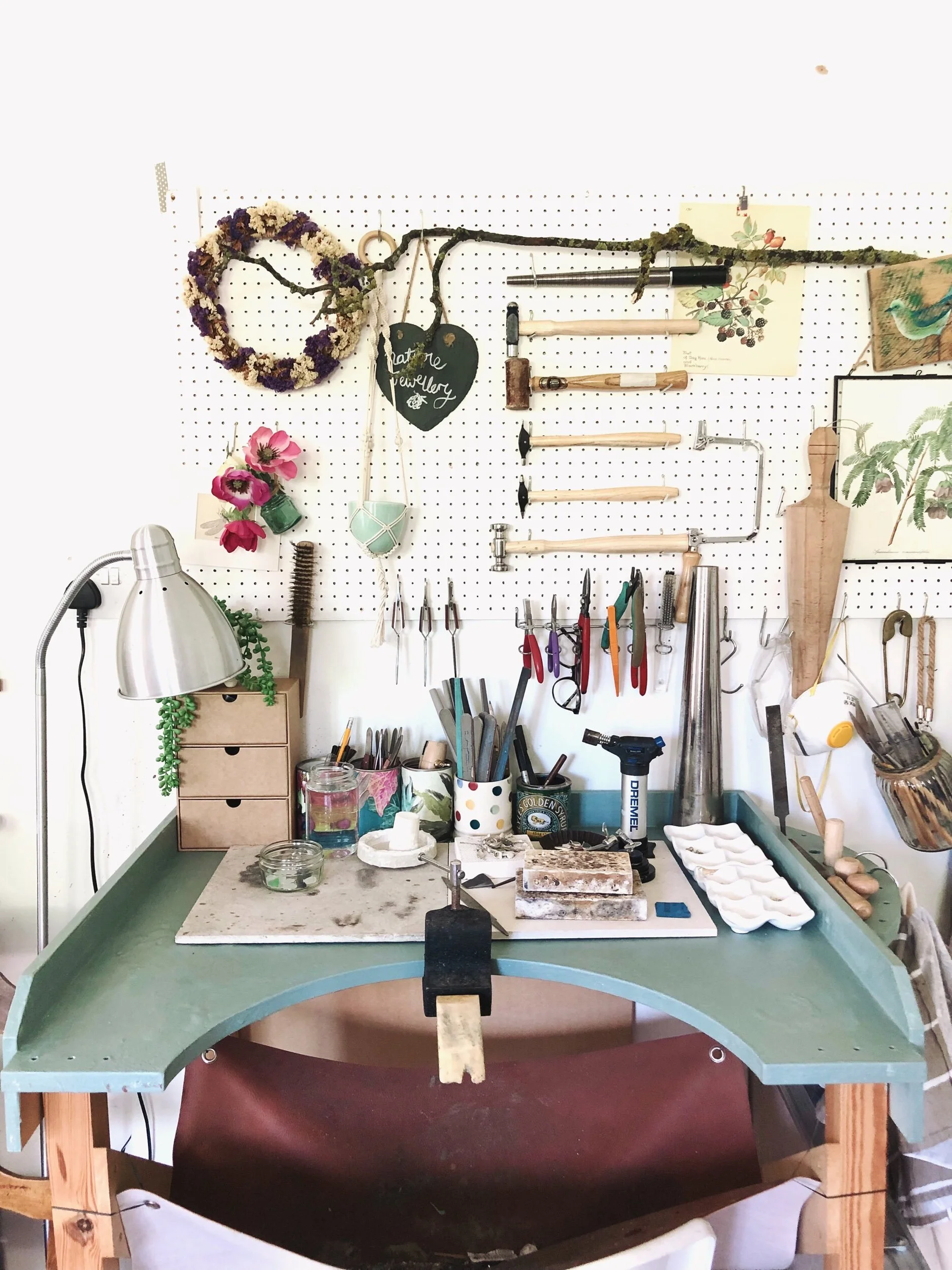 nature jewellery studio bench
