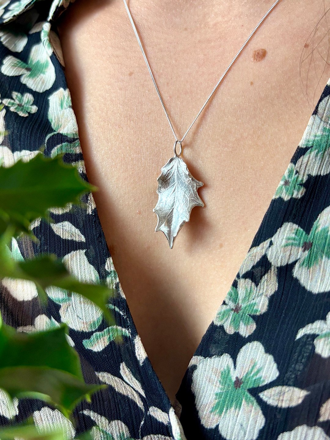 silver-holly-necklace.jpg