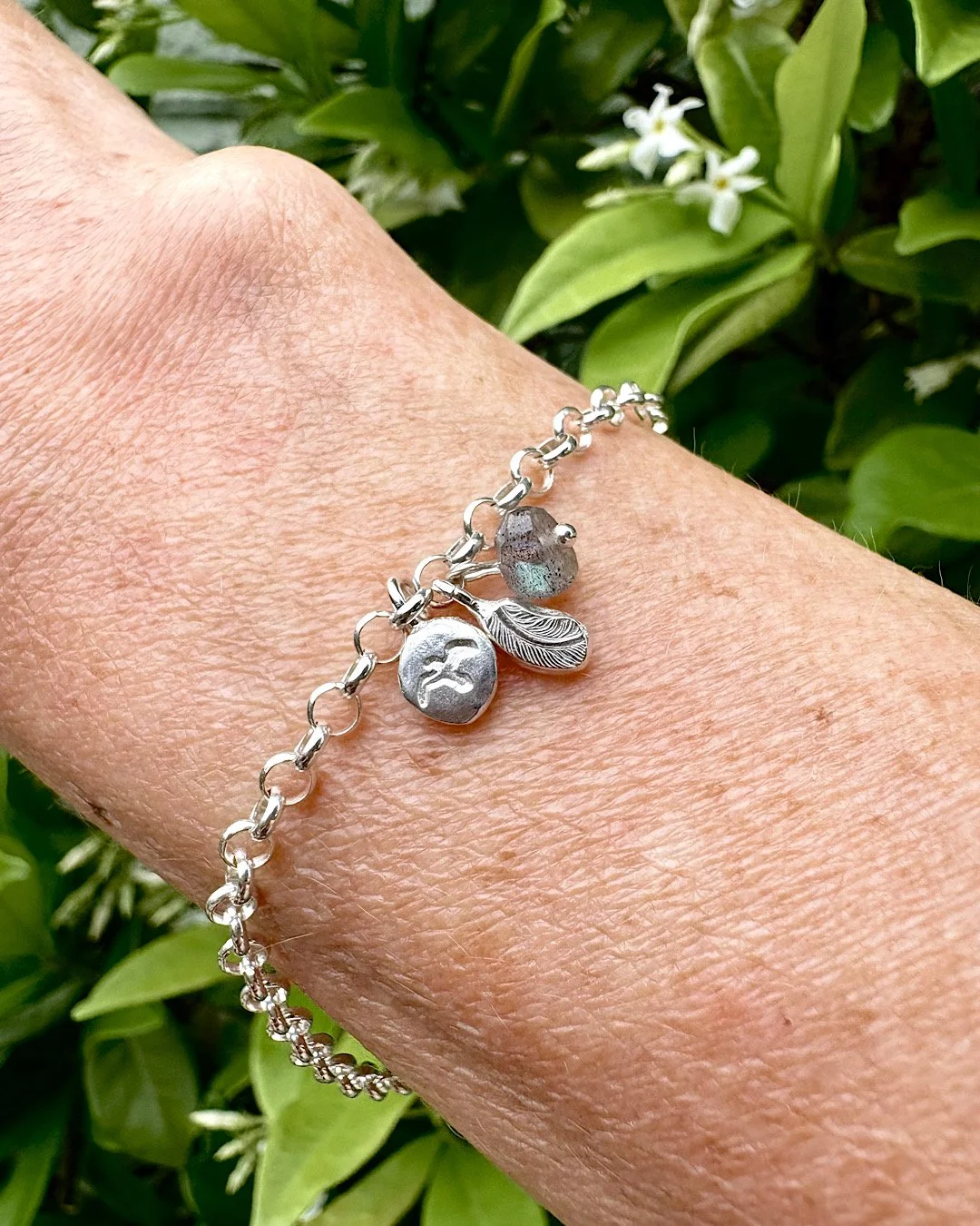 meaningful-jewellery-silver-bird-and-feather-bracelet.JPG