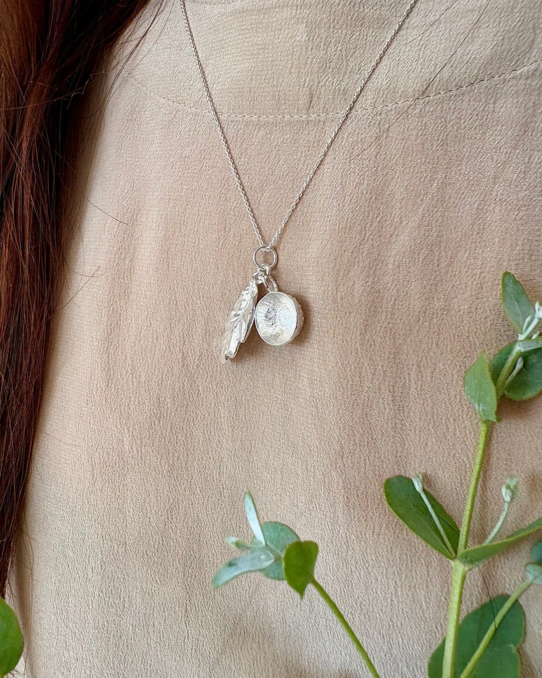 woodland-inspired-jewellery-oak-and-acorn-necklace.jpg