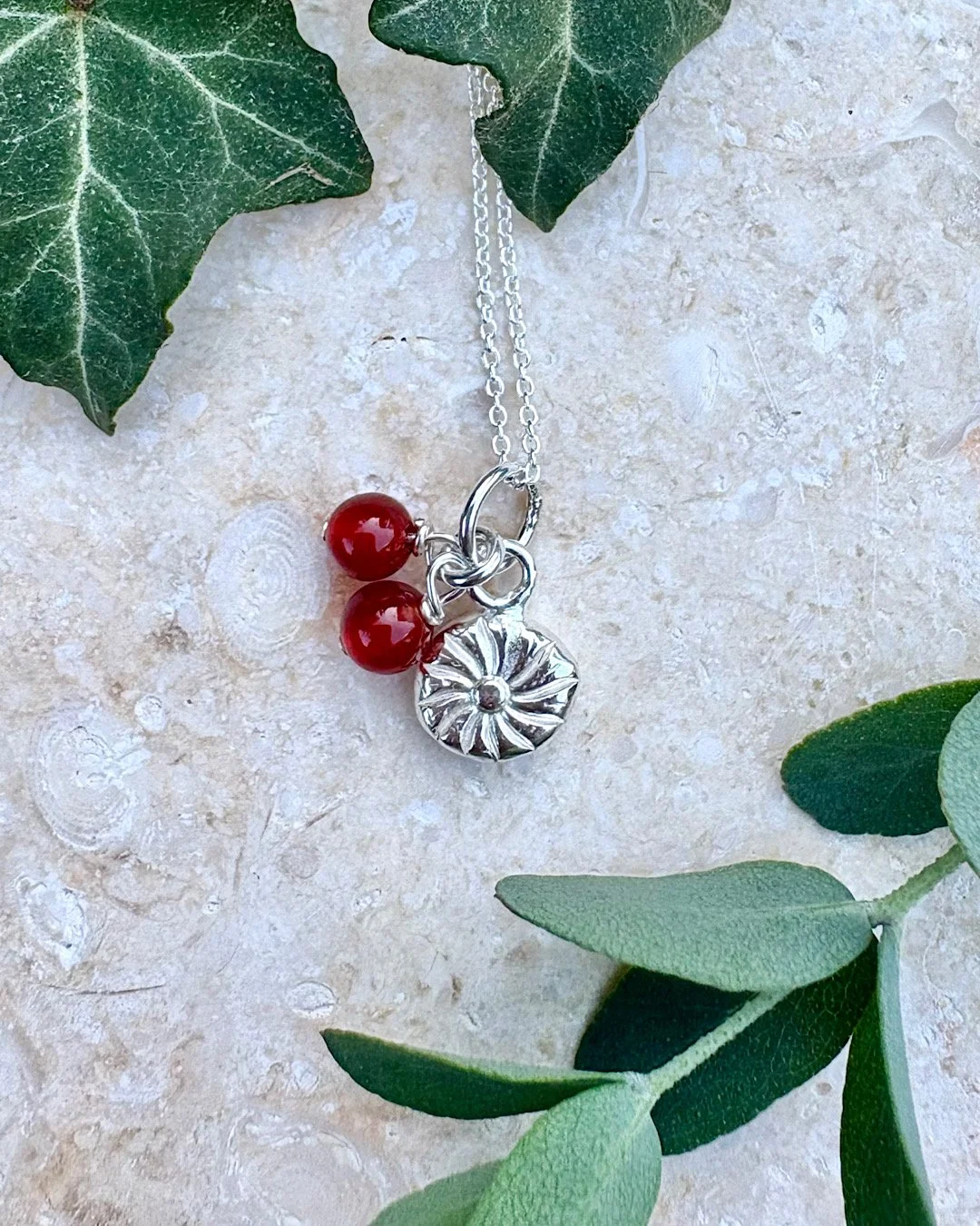 christmas-berries-necklace-with-flower.JPG