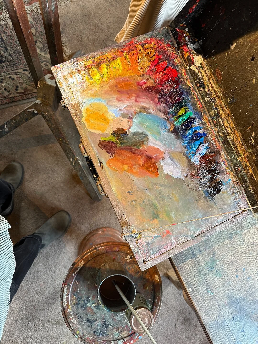 The first project for the autumn is underway. Happily back at interiors  #studiointerior #interiorpainting #artstudio #oilpaint #figurativepaintings #fineart #contemporarypainting