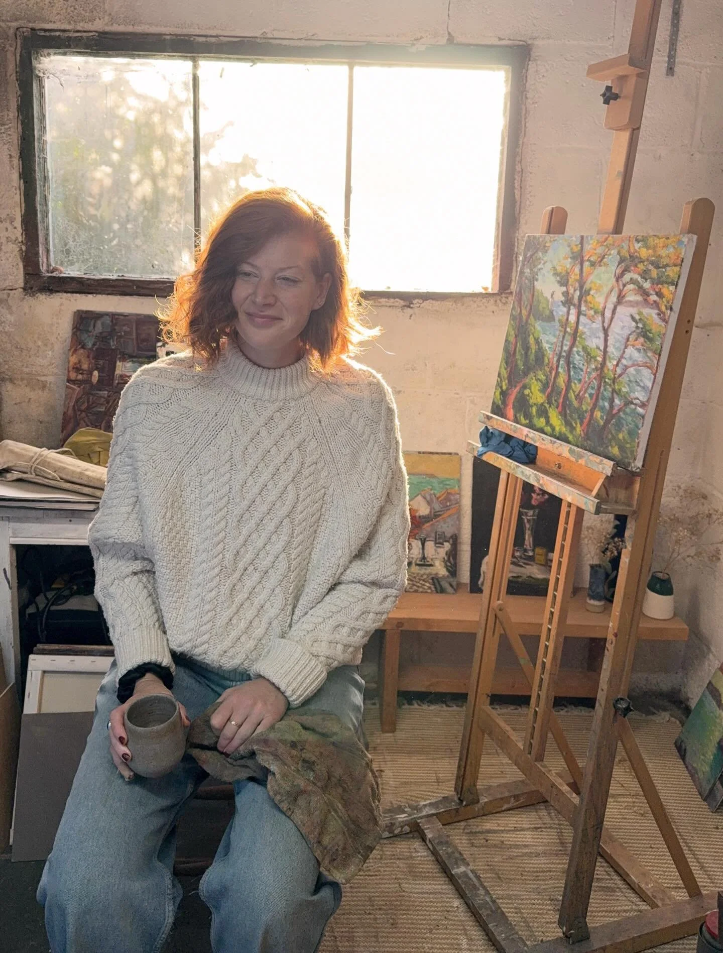 Studio mornings with a glimpse of sunshine #oilartist #fineartist #oilpainting #artstudio #landscapepainting #figurativepainting #artiststudio #cornishartist #paintingprocess #inthestudio #artwork