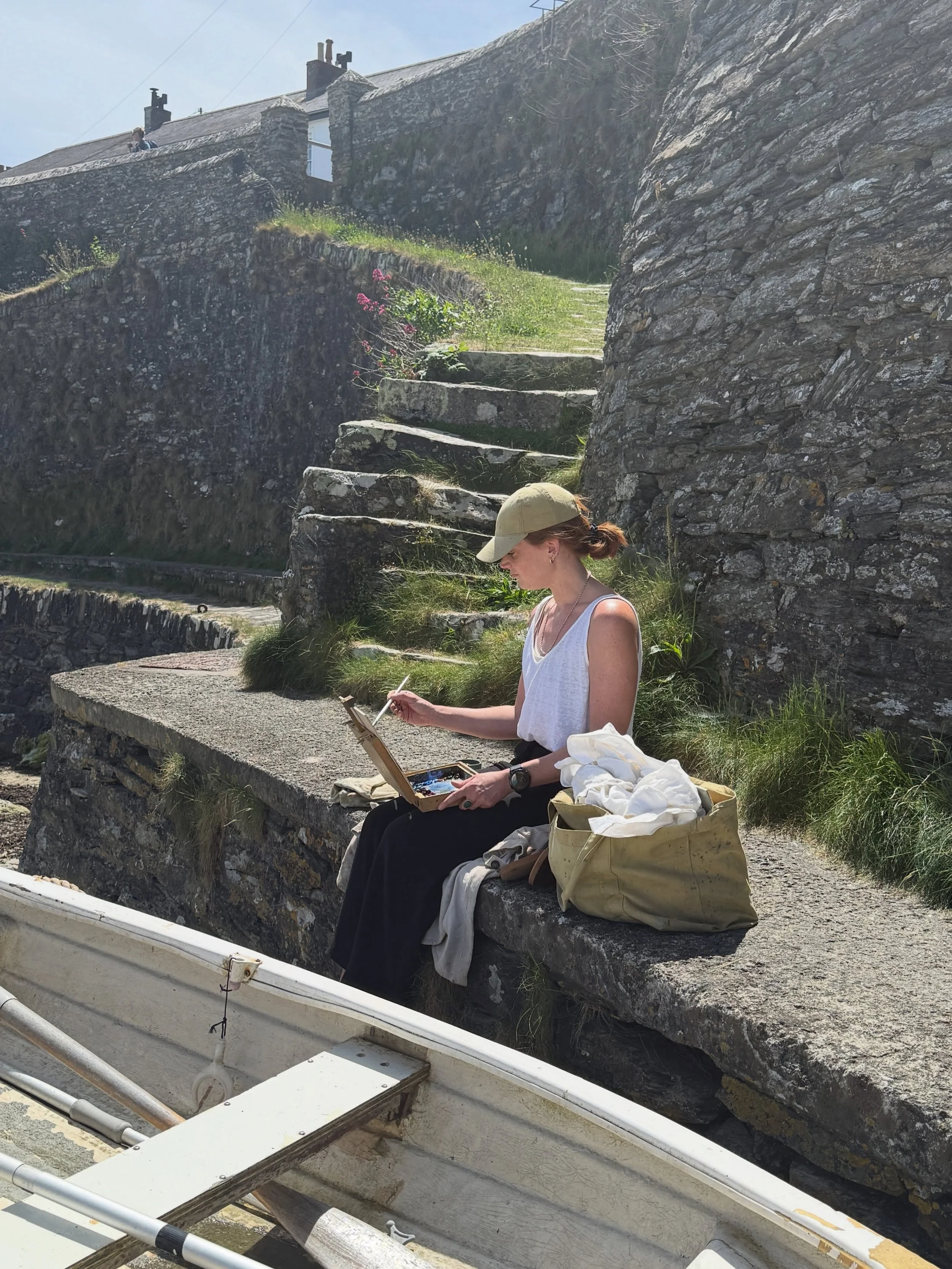 Beautiful day in the sunshine painting with @nina_packer and @eric__ward #pleinairpainting #portscatho #cornishseascape #pleinair #seascapepainting