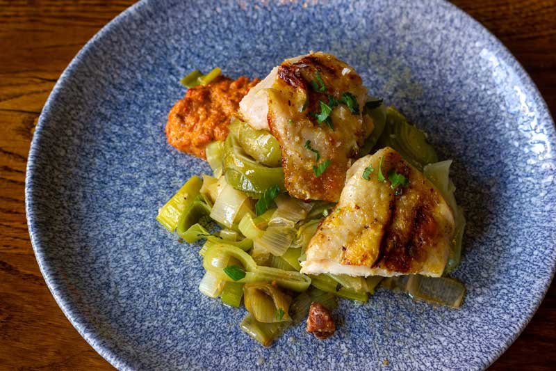 Muslo de Pollo con Romesco