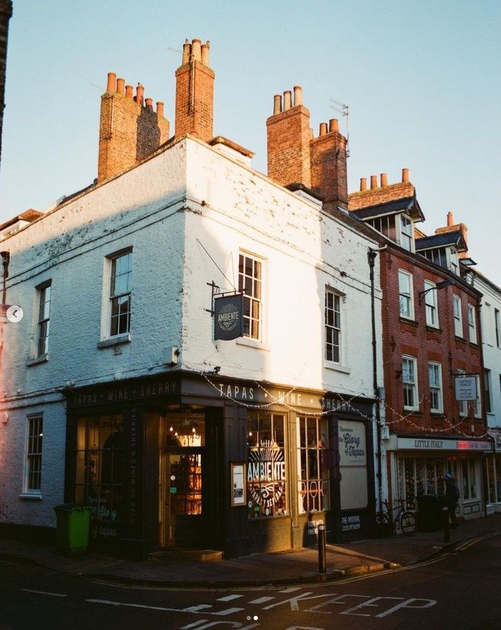 Golden hour at Ambiente Goodramgate 😍 

Beautifully captured by @thomholmes 📸

@discovergoodramgate @visityork @indieyork