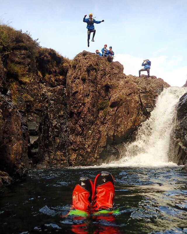 #ghyllscrambling #lakedistrict #canyoning_pictures_instagram #eskdale #jumps #gorge #gorgewalking #canyoningiswhatwedo