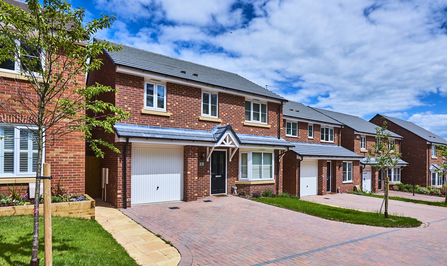 TW_Street Scenes_LowhillLane_Cofton_Longbridge_WestMidlands_June2019_021.jpg