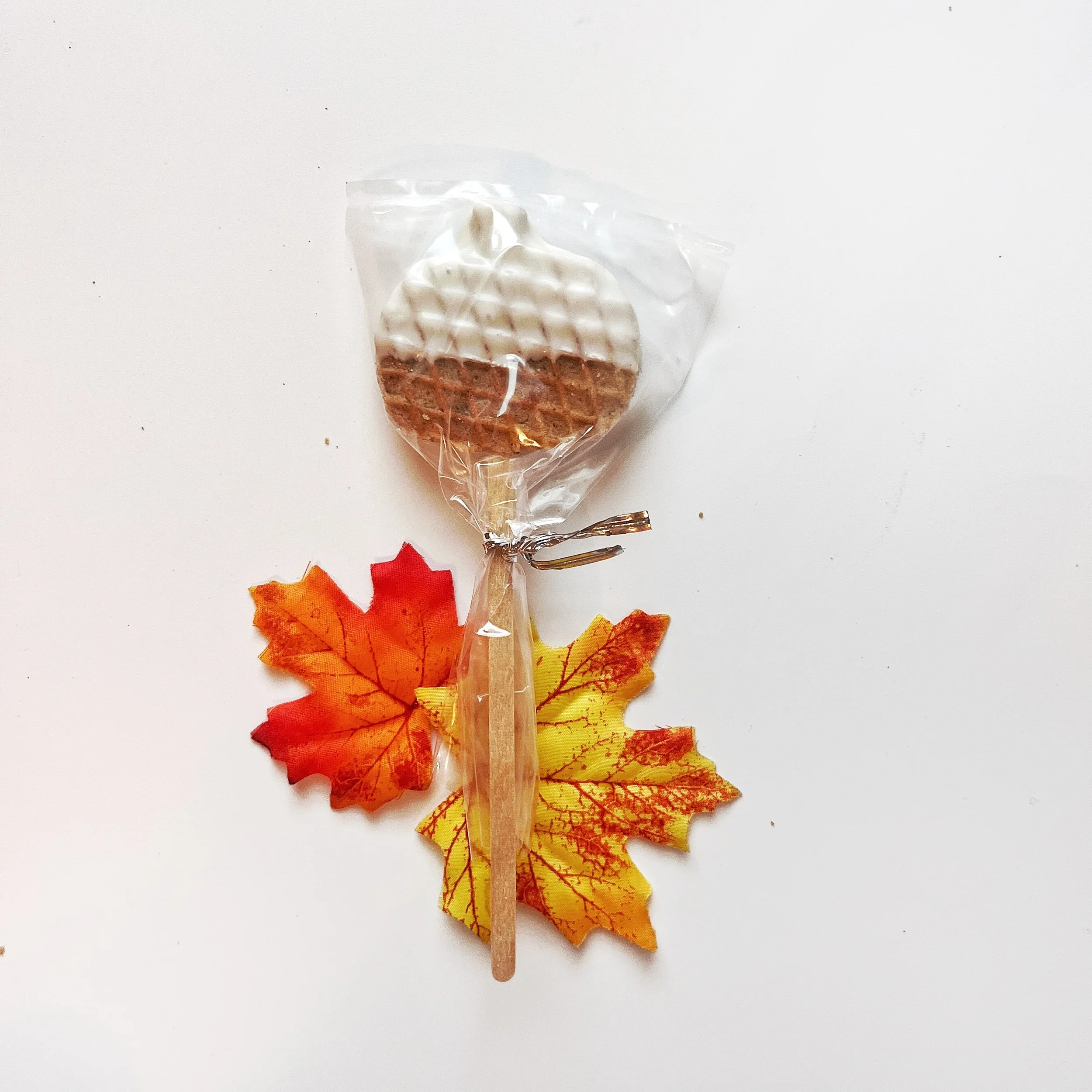 White Chocolate Wrapped Pumpkin Lollipop.jpg