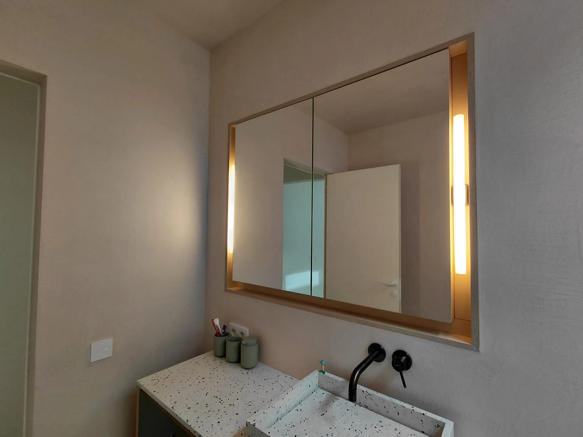 PHOTO-2025-08-27-20-54-43 1.jpg