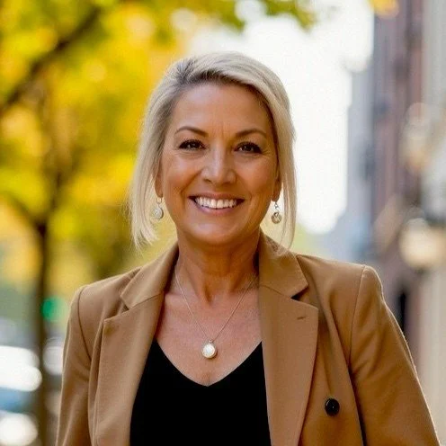 Headshot of Kelly Hall