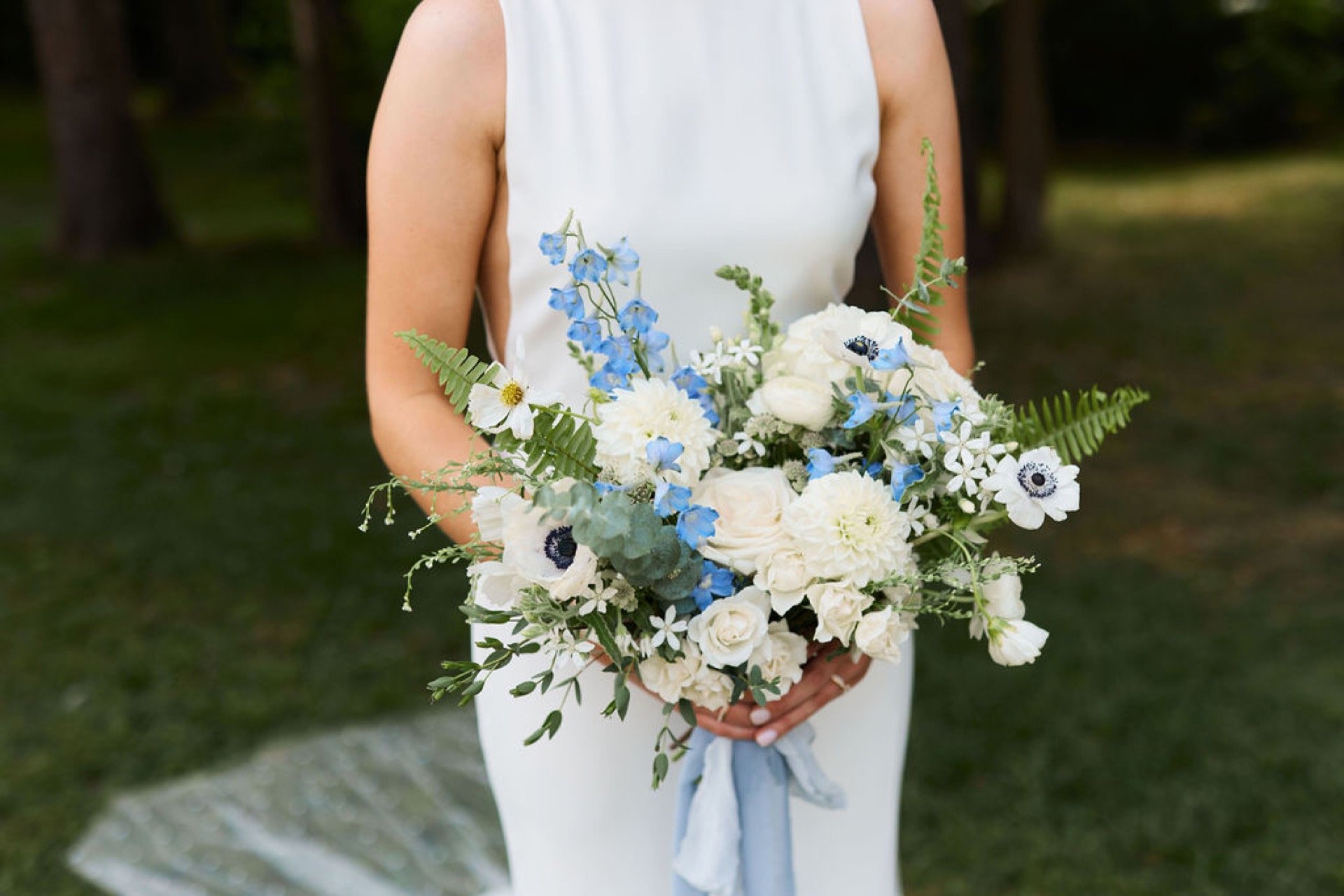 15_legacy-hill-farm-outdoor-wedding-max-kate461_Legacy Hill Farm Wedding | White & Blue Florals | Kate & Max.jpg