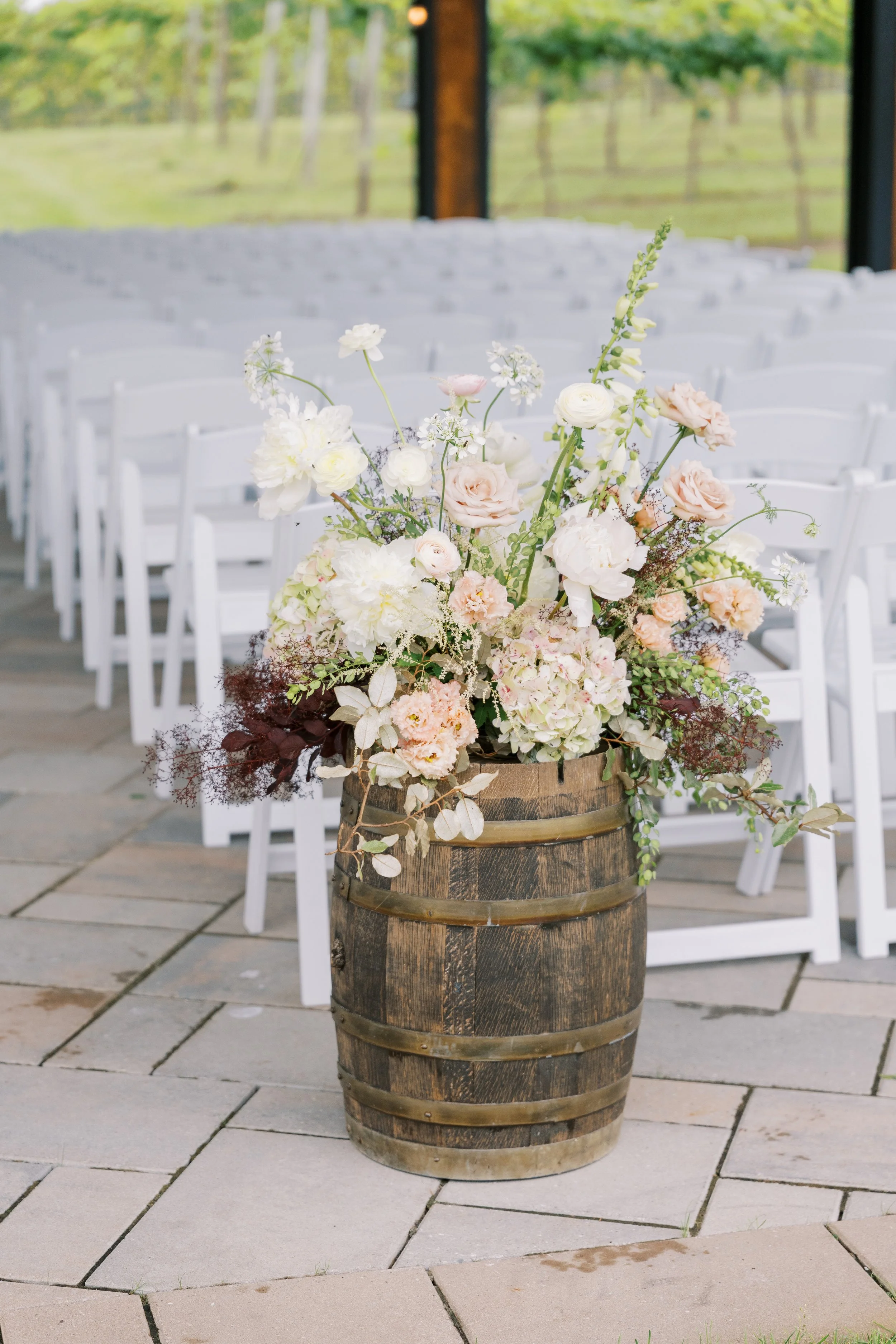 7 vines spring wedding flowers
