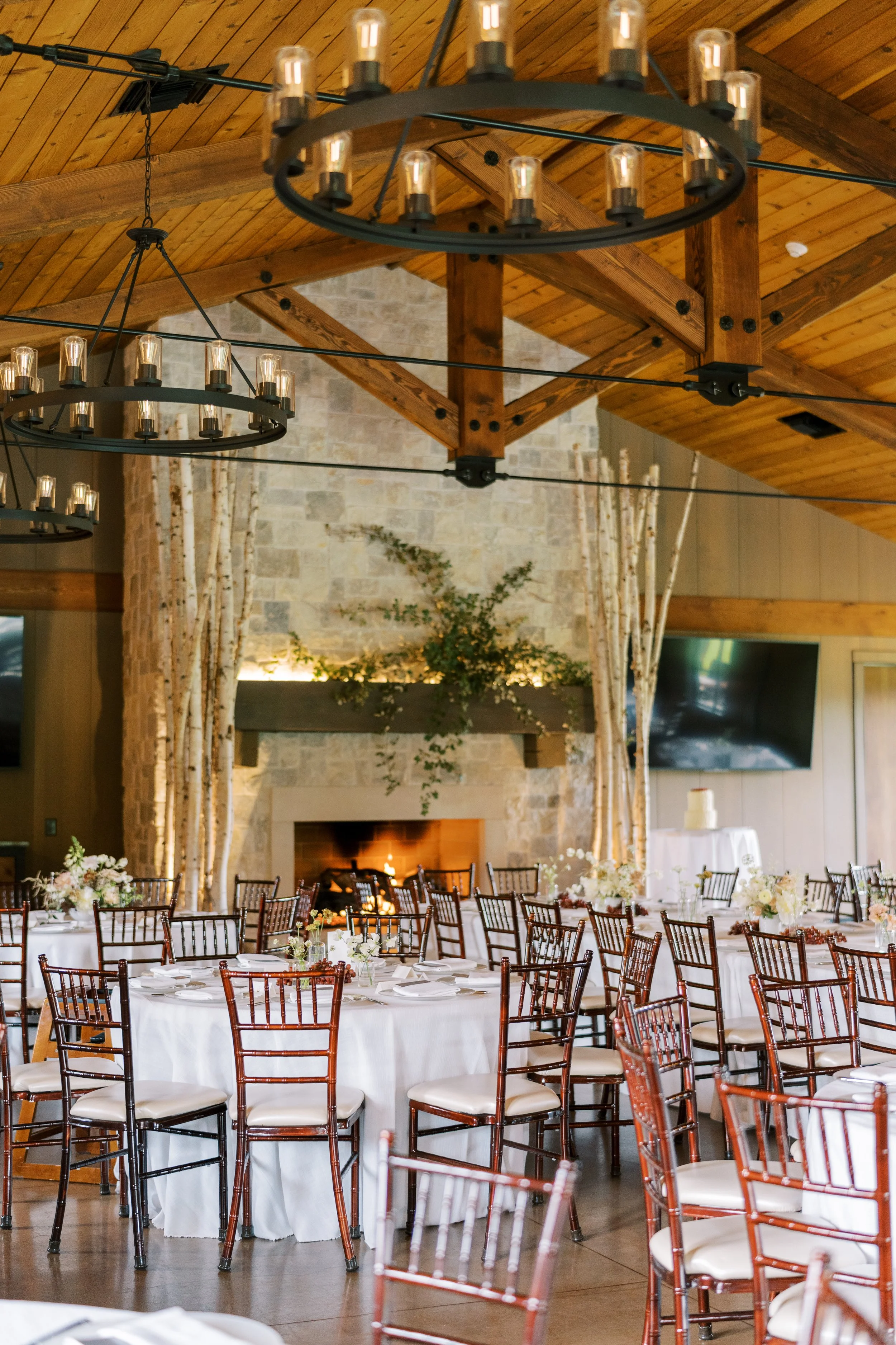 7 vines spring wedding flowers