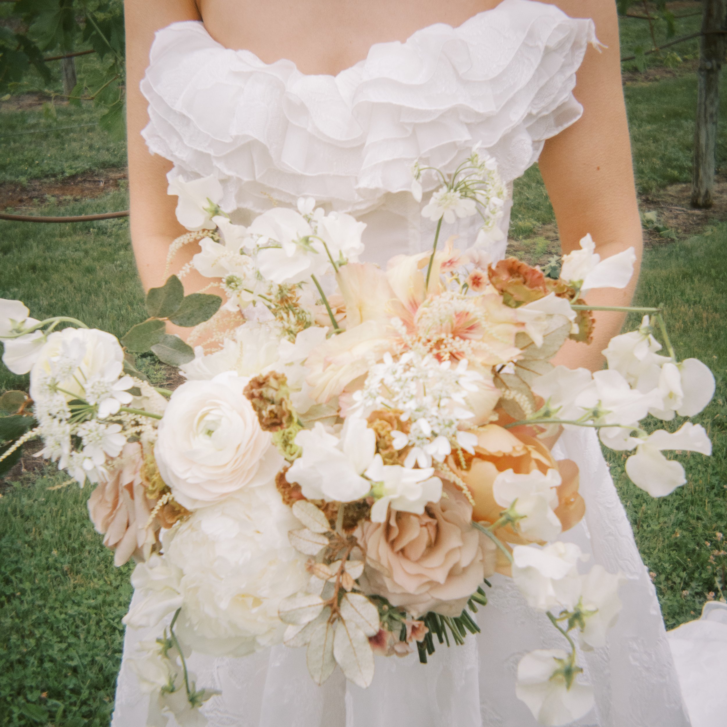 A Garden-Inspired Wedding at Seven Vines Vineyard in Minnesota