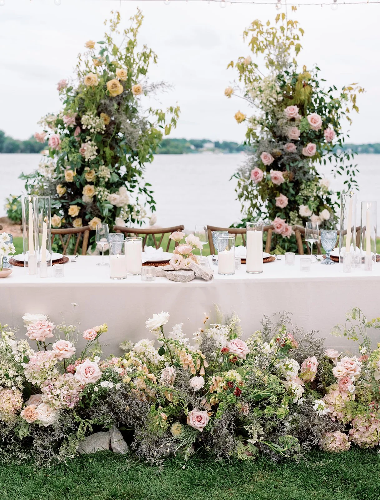 flower arch and head table flower meadow Minnesota Florist