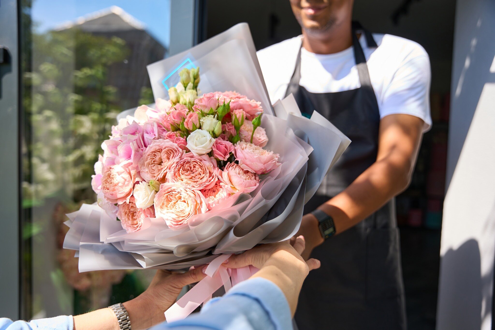 We make it easy to send flowers to your loved ones - we offer pickup and delivery to our local areas! 🚚

Browse our wonderful selection by visiting our website 💐

sofilafleur.com
#westhollywood #beverlyhills #losangeles #fairfax #florists #flowers 