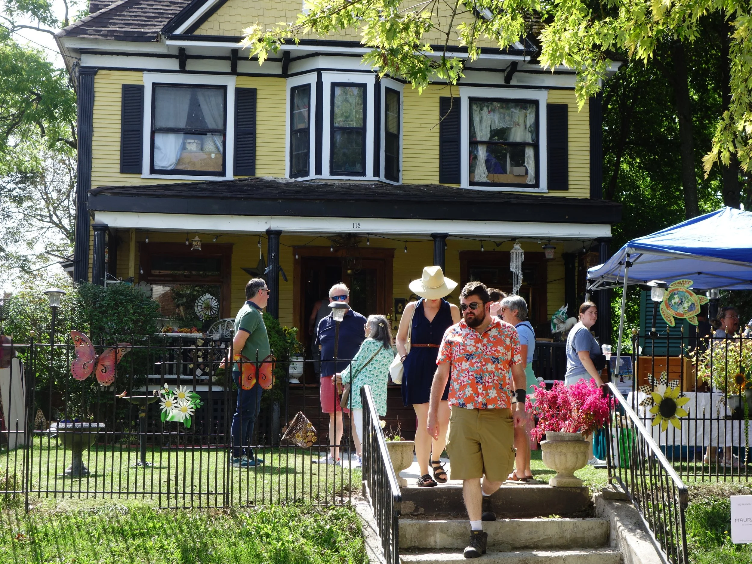 sparrowlieu_contributingphotographer_artporches_9:12:26_49.JPG