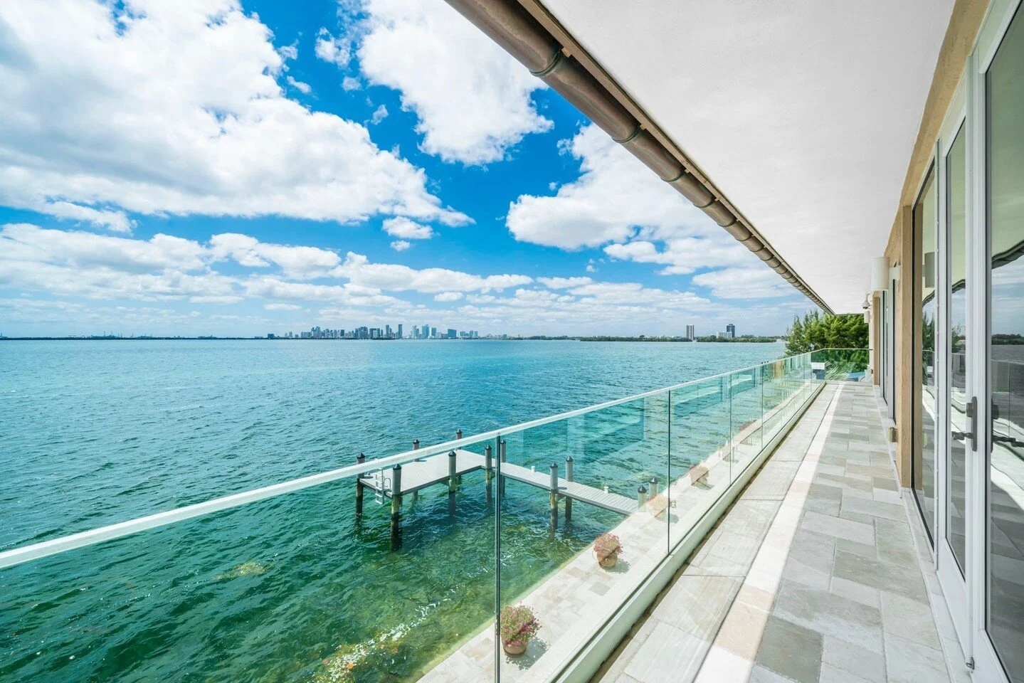 You can't get much closer to the ocean than this! 🌊⁠
.⁠
⁠
📩: booking@1oakstudios.com ⁠
📞: 786.308.7441⁠
.⁠
.⁠
.⁠
⁠
#1oakstudios #realestateagent #interiorphotography #realestatelife #realestatebroker #interiordecorating #inspiration #architecturep