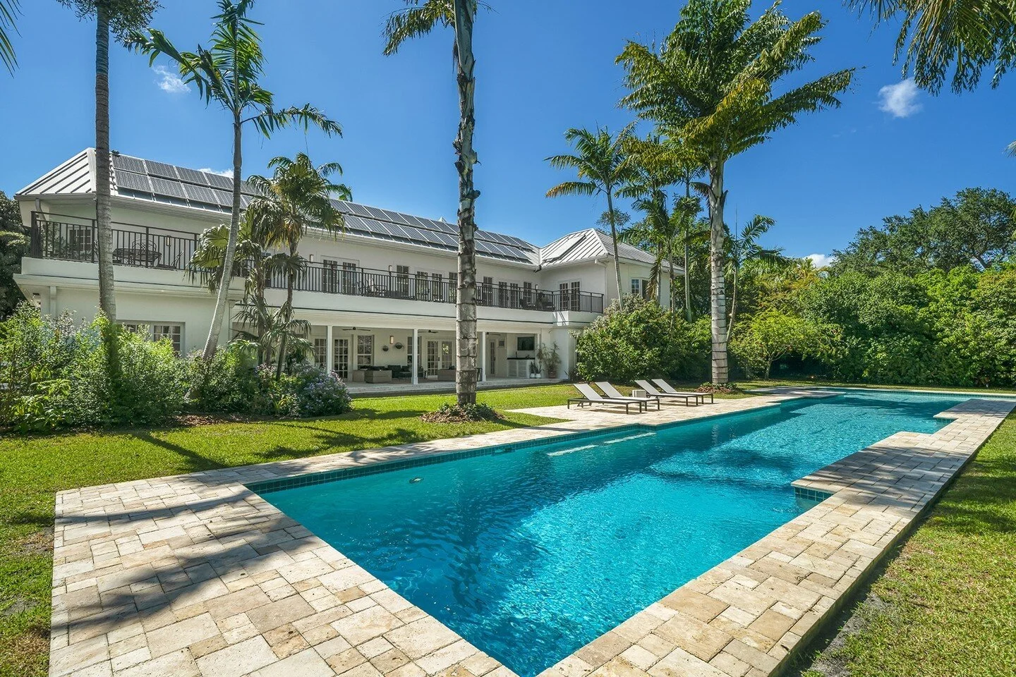 Stunning Key West style home 🌴⁠
.⁠
⁠
📩: booking@1oakstudios.com ⁠
📞: 786.308.7441⁠
.⁠
.⁠
.⁠
⁠
#1oakstudios #realestateagent #interiorphotography #realestatelife #realestatebroker #interiordecorating #inspiration #architecturephotography #architect