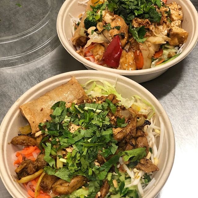 Bun thit perfekt att ta med sig f&ouml;r h&auml;ng i solen ☀️ finns &auml;ven vegansk altenativ 🌱 vi har &auml;ven 20% p&aring; take away !