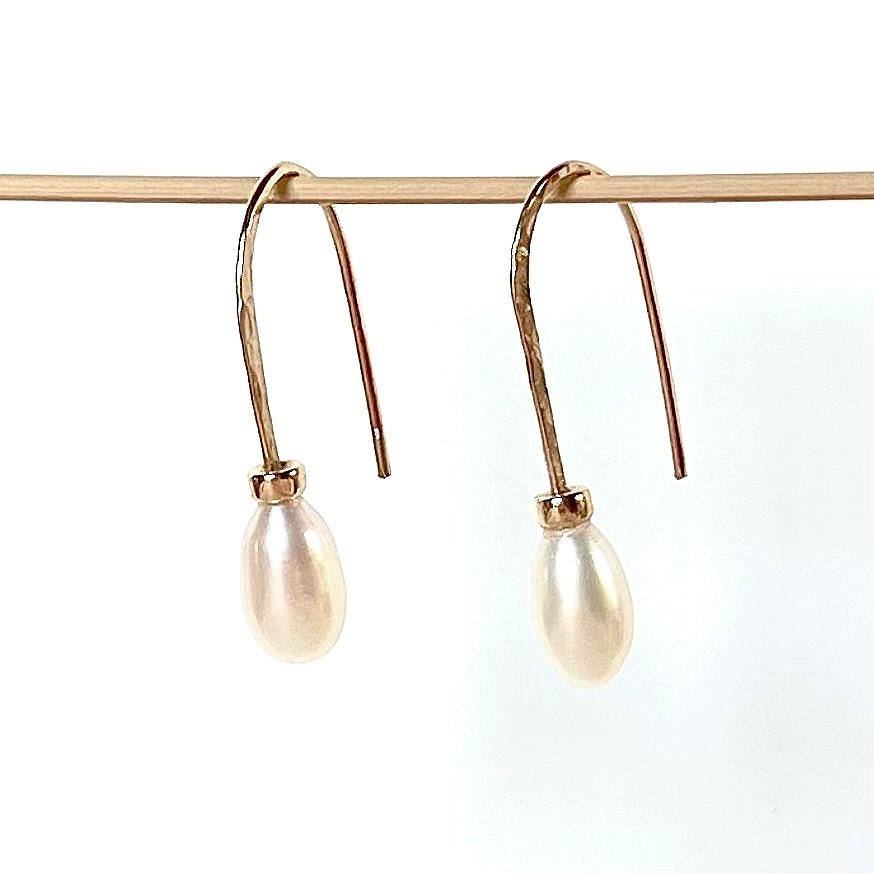 Teardrop+pearls+hammered.jpg