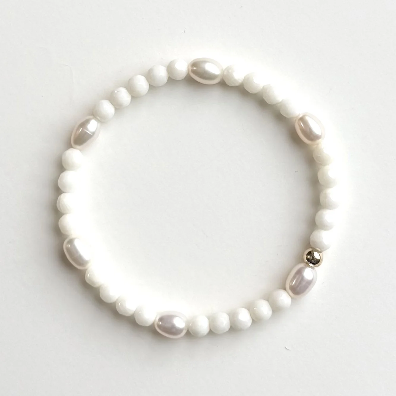Chalk White Faceted Glass and Pearl Stretch Bracelet
