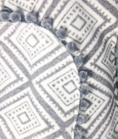 Easy Beginner Sewing Project: Pom Pom Blanket