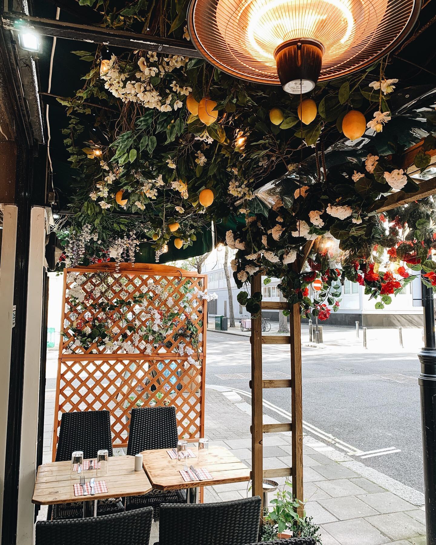 Welcome back ❤️ - come on by and have a seat under our lemon terrace to enjoy some lovely home cooked food and drinks 🍺 
.
.
.
.
.
#eeeeeats #timeoutlondon #fooding #londonlife #londonfood #londonfoodie #londoneats #goingoutlondon #golondonfood #pre