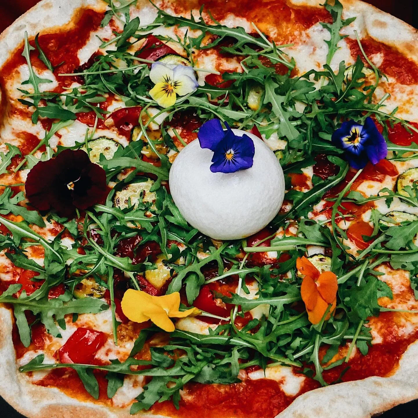 Happy Saturday ❤️🌺 enjoy our Fiori Fantasia in the sun 
.
.
.
.

#eeeeeats #timeoutlondon #fooding #londonlife #londonfood #londonfoodie #londoneats #goingoutlondon #golondonfood #prettylittlelondon #itssolondon #aperolspritz #aperol #brunch #london