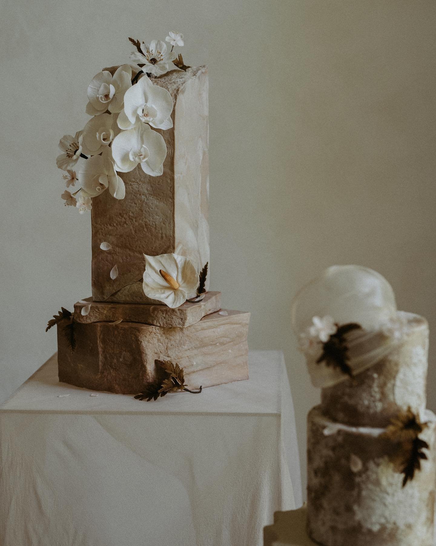 Have always wanted to do a stone inspired cake and I&rsquo;ve just gotten the best opportunity! It was such a soothing and fulfilling process when creating these two cakes. It was great fun adding on the different textures, playing around with the su