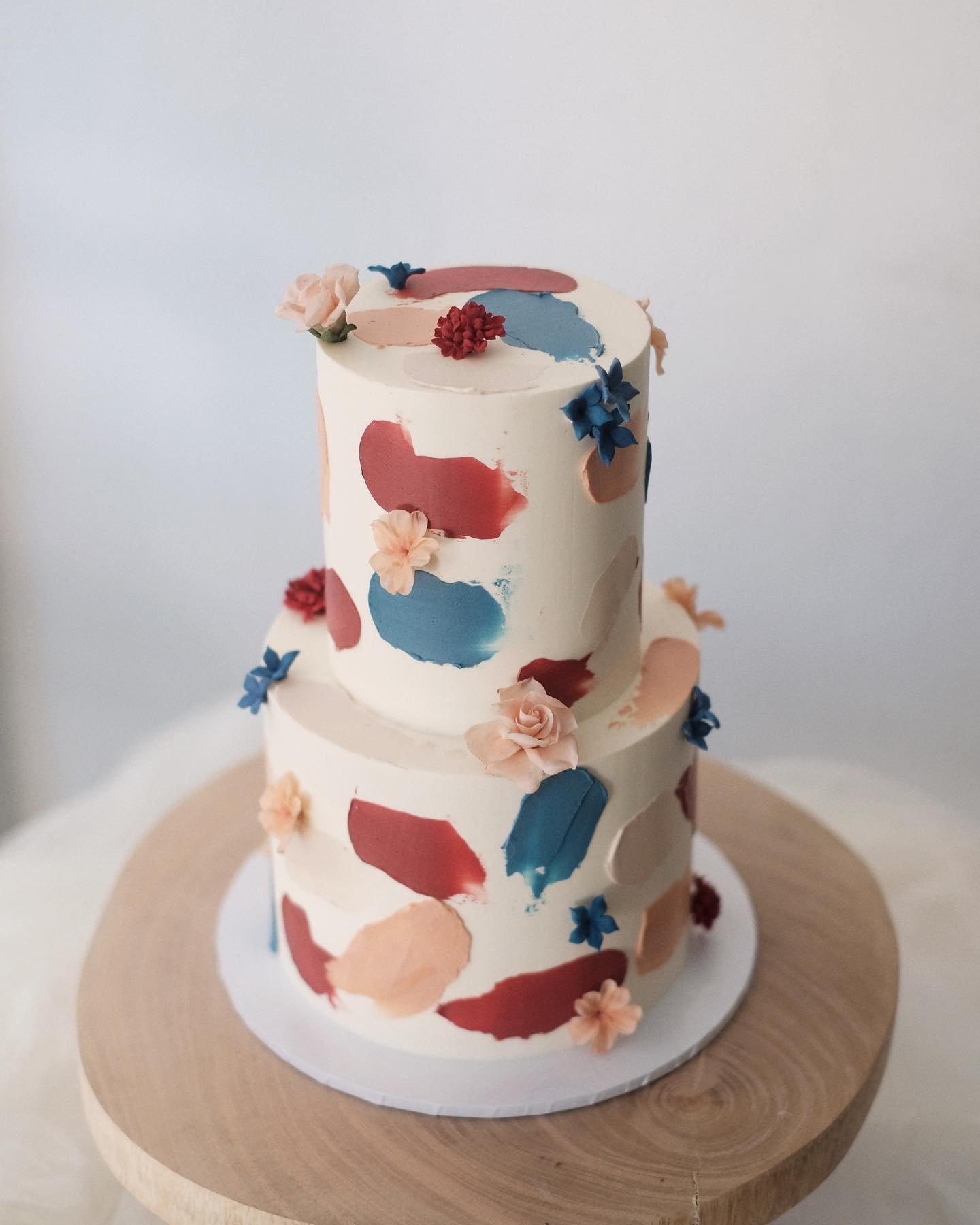 Happy thanksgiving everyone and I&rsquo;m truly truly grateful for all my wonderful couples this year!! I really can&rsquo;t ask for sweeter brides and grooms 🤍 Wedding season is approaching the end but I can&rsquo;t wait to get to the cakes for nex
