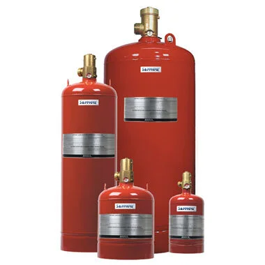 Extincteurs automatiques rouges de différentes tailles