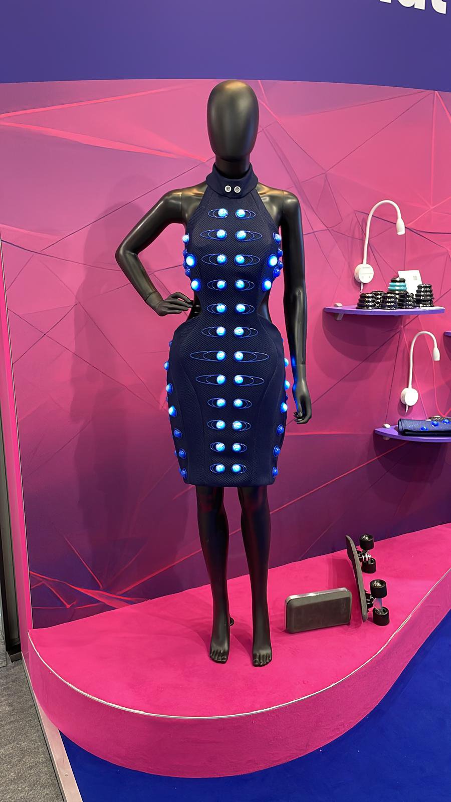 CHROMATIC_DRESS_FormNext.jpg