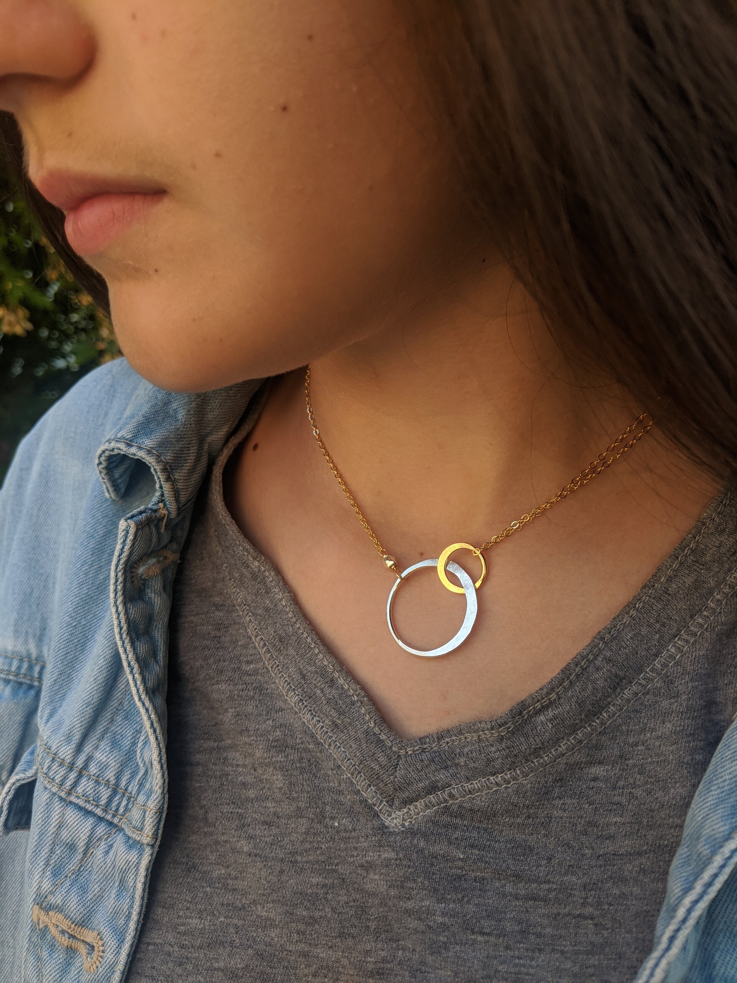 9ct Yellow Gold on Silver CZ Interlocking Circle Pendant Necklace  Adjustable | eBay