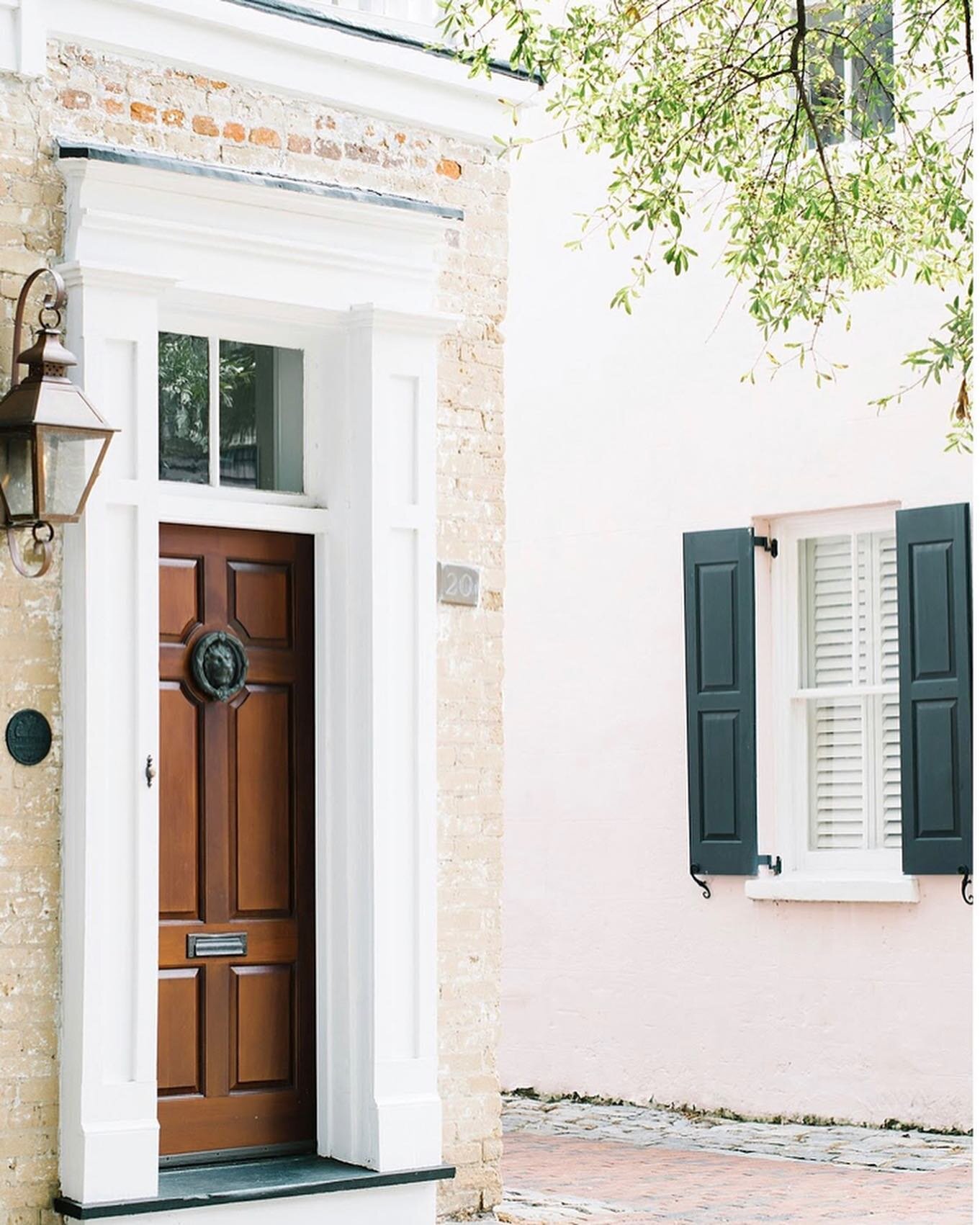 Taking a leisurely stroll around town this Labor Day? Tucked-away, full of history, and picturesque, Charleston&rsquo;s secret alleyways are a must-walk for visitors! 
&bull;
Pictured: Unity Alley, Stoll&rsquo;s Alley, Philadelphia Alley