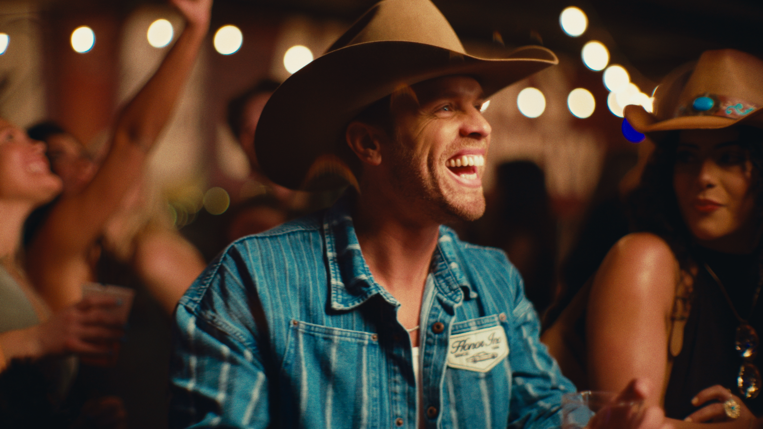 Two Friends, Dustin Lynch, Jessica Baio - Save A Little Love