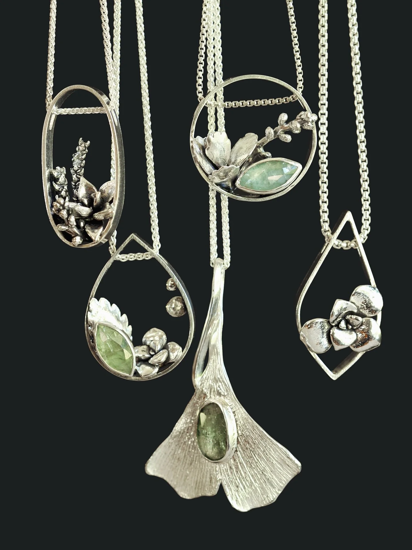 That purdy ginkgo leaf found a new home last weekend!