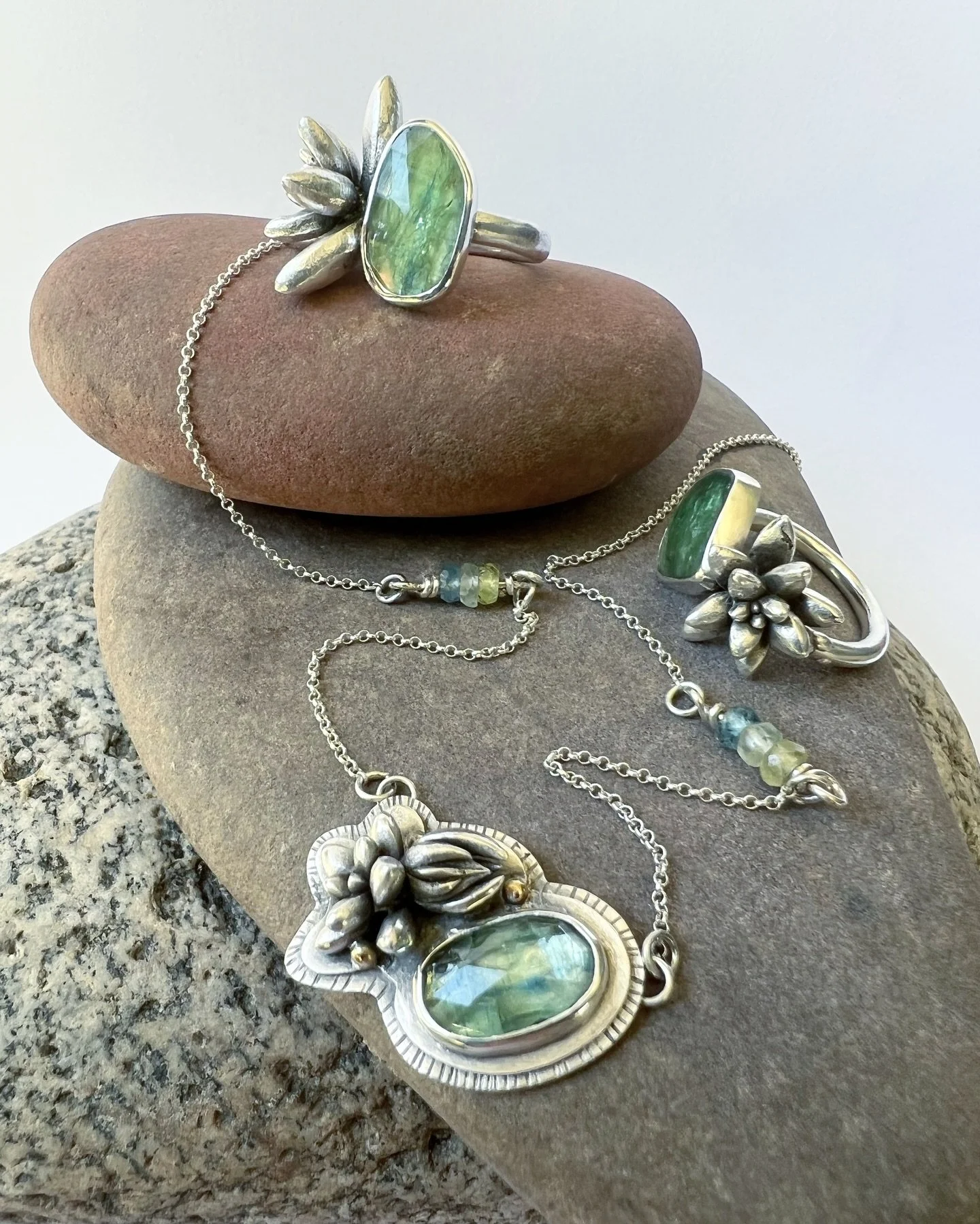 Green kyanite is the flavor of the day

☘️