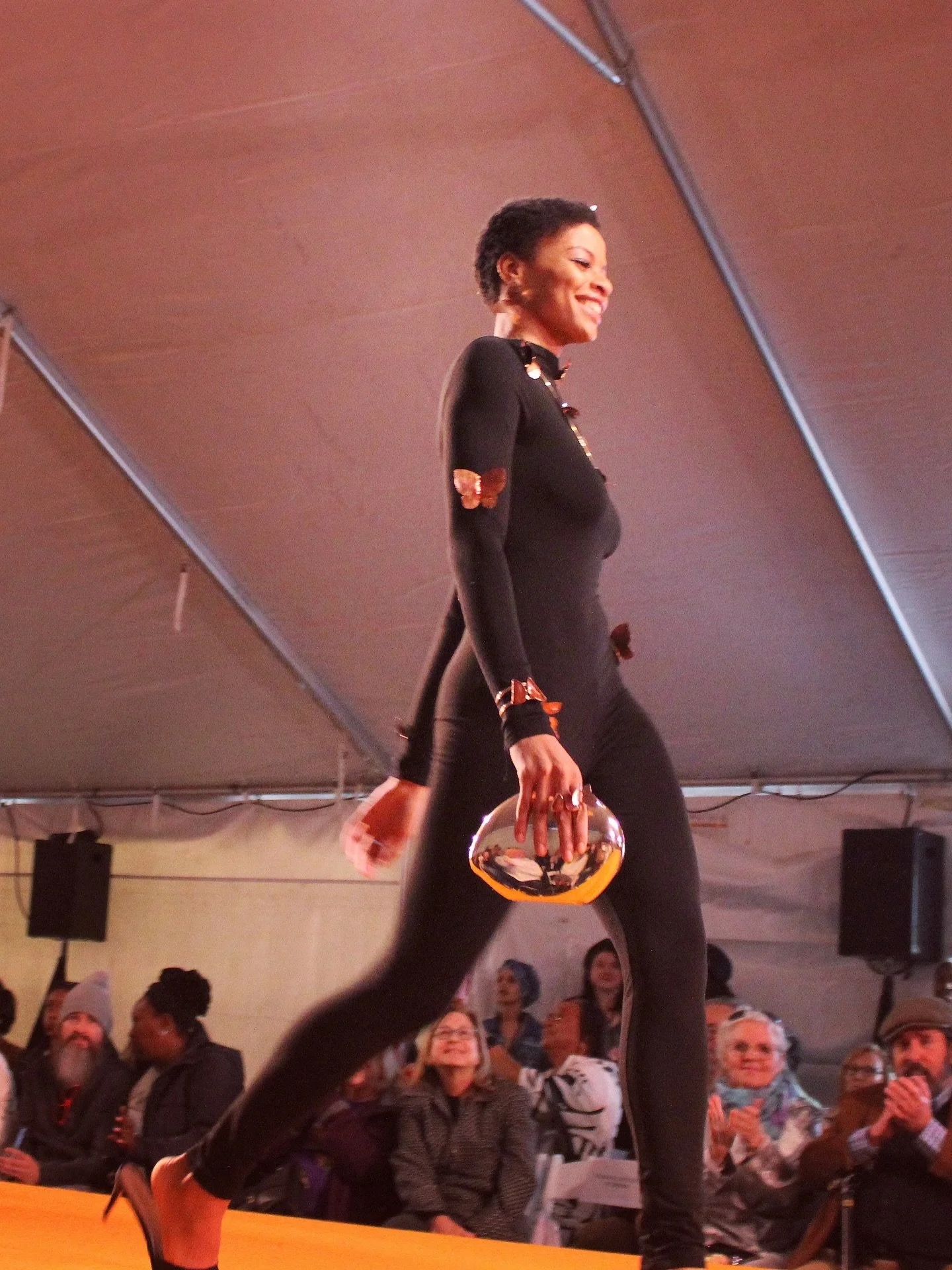 What a fun event! 🦋 The models were glowing. 
KMAC Couture 2026
@rhian.nm  @julia.flowear 
Big thanks @kmaccouture @kmacmuseum