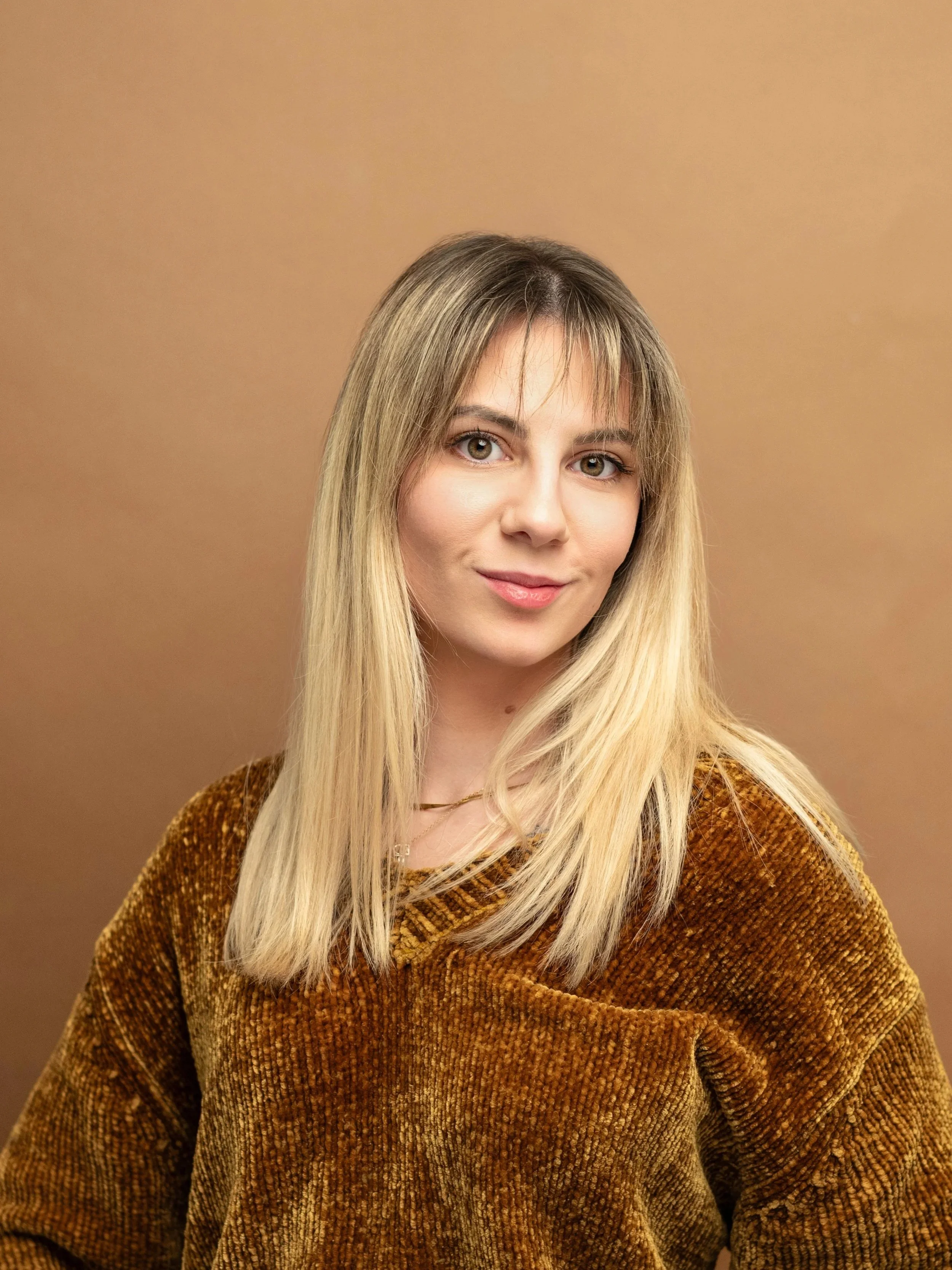 Headshot of the operations coordinator for Swift LLP Pola Pashchuk 