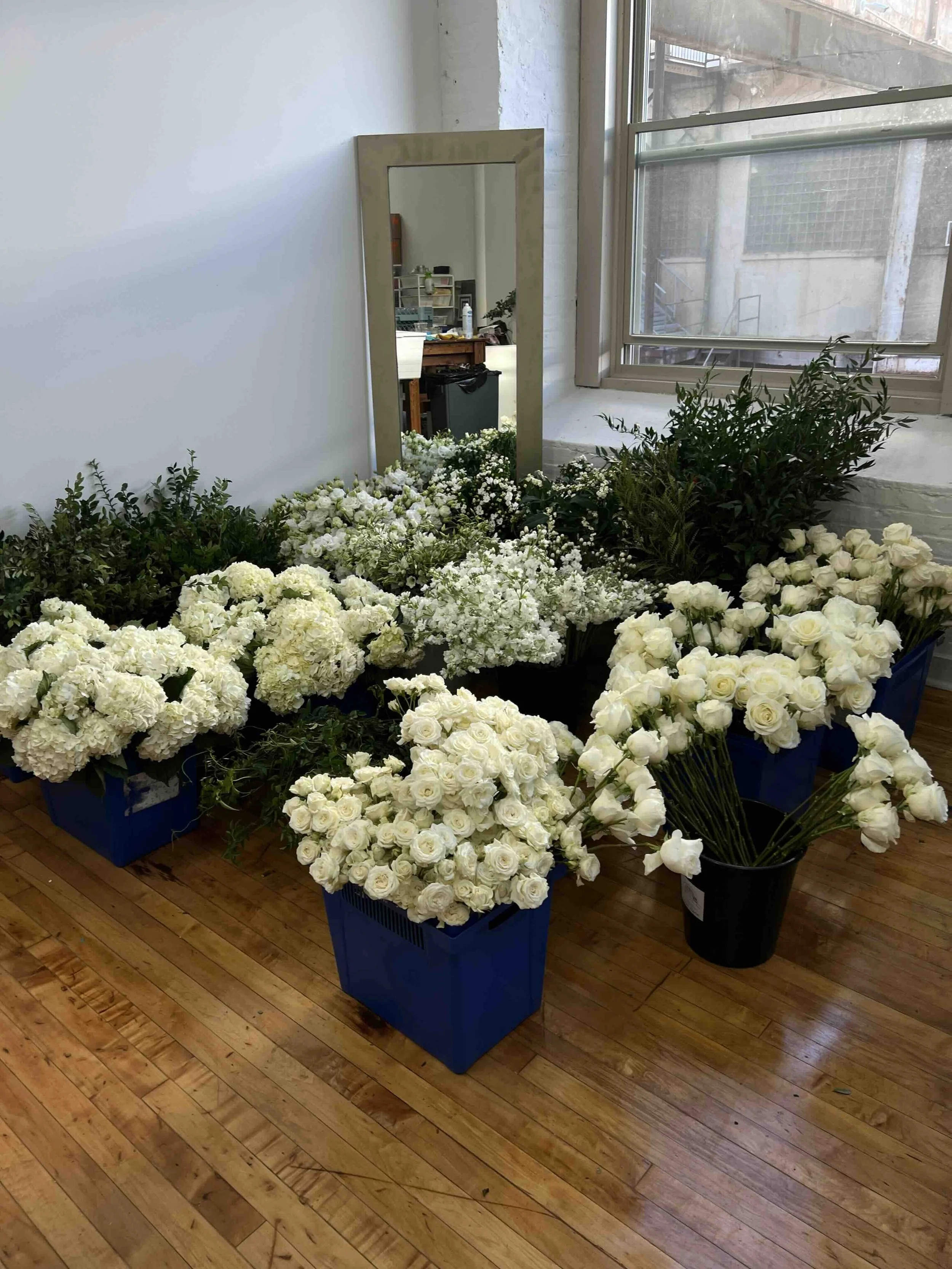 winterweddingflowers.jpg