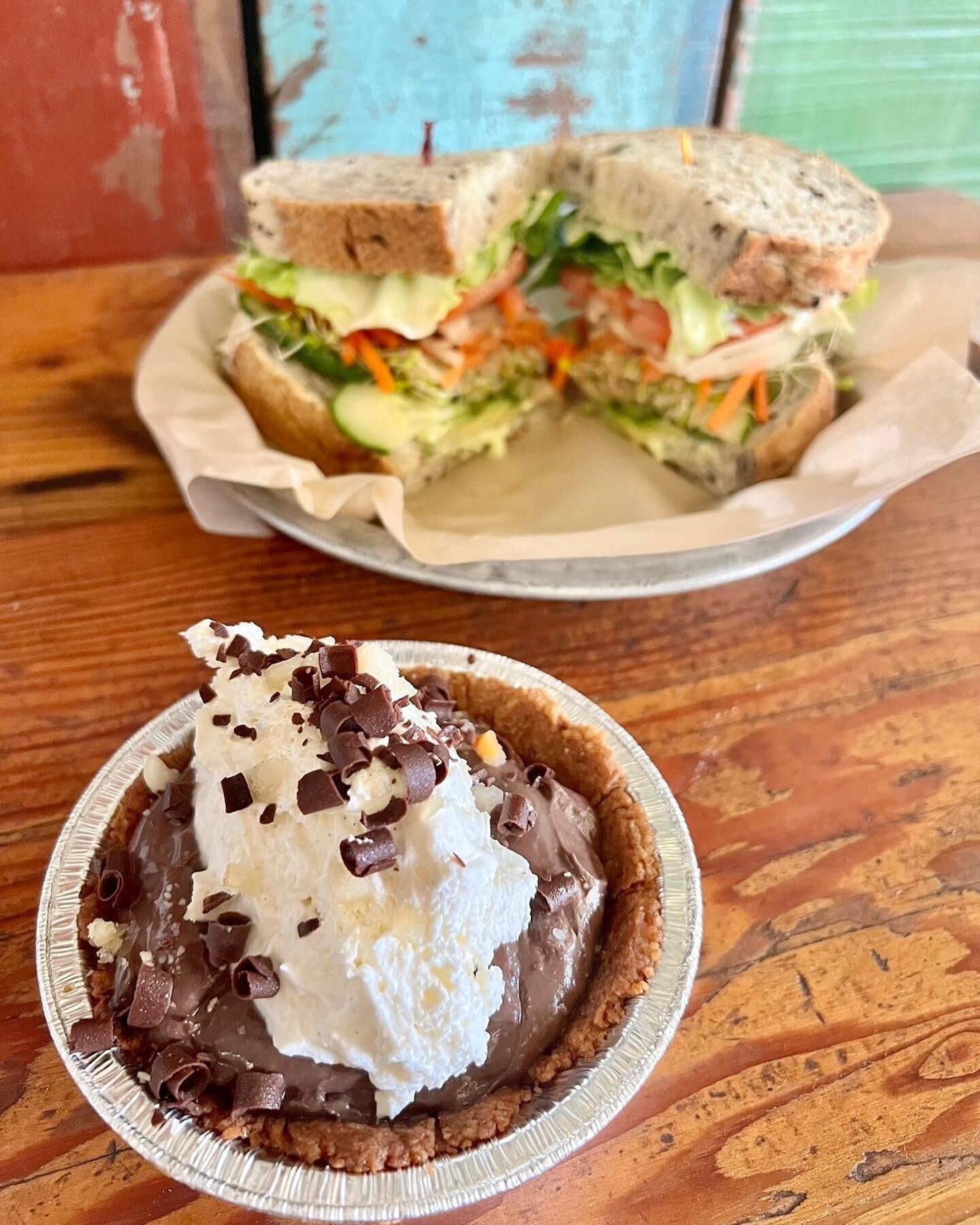 Leoda&rsquo;s Chocolate Macadamia Nut Pie &amp; Avocado Cucumber Sandwich - could this be the perfect lunch?

&bull;
&bull;
&bull;
&bull;
&bull;
#leodas #olowalu #maui #mauirestaurant #pieshop #mauifood #mauilunch #lunchinmaui #mauieatlocal #mauiag #