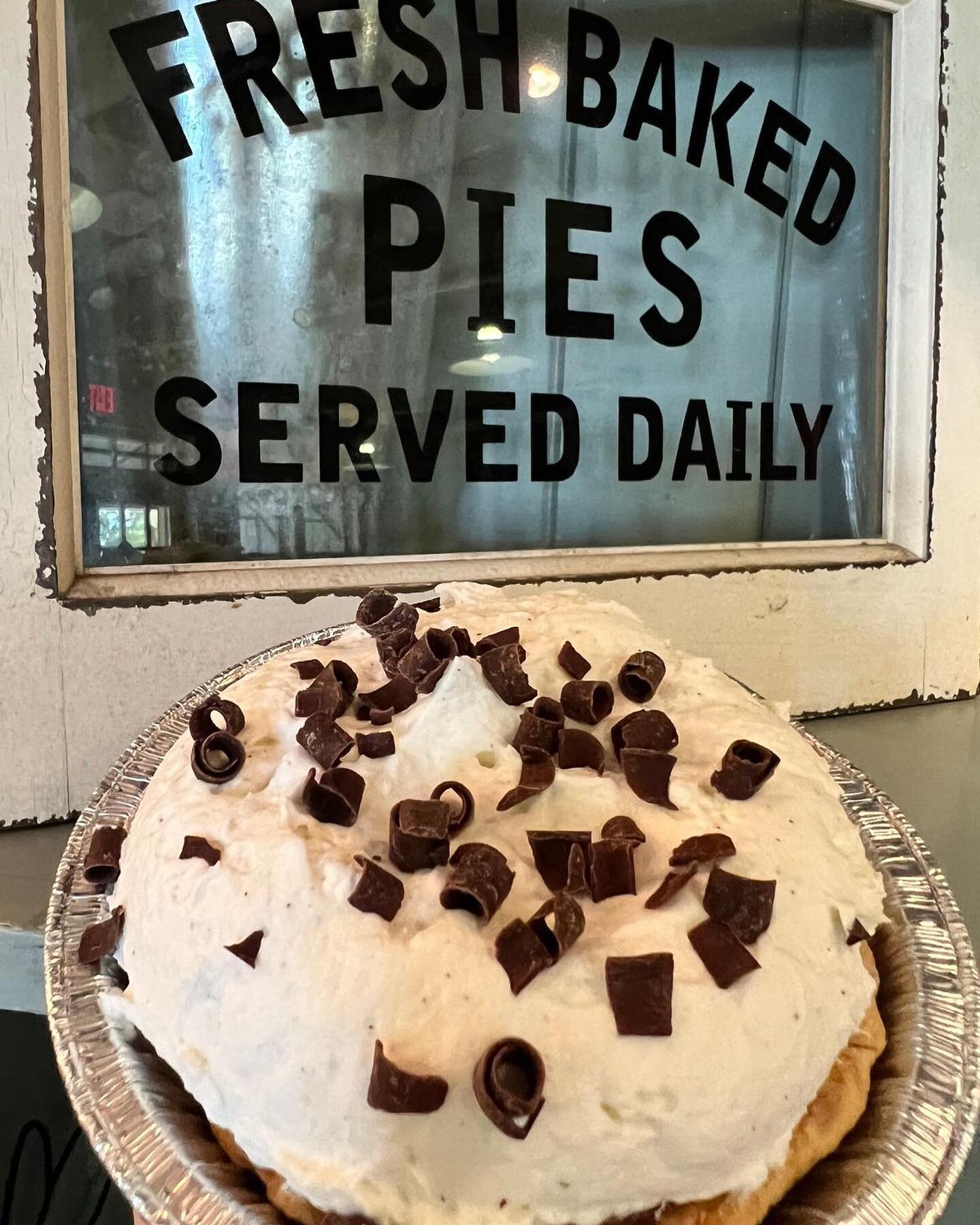 Leoda&rsquo;s Haupia Pie, a must for fans of chocolate and coconut! 🥥🥥

#MauiEatLocal #MauiAg