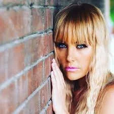 Episode 118: Singer Songwriter, Emmaline