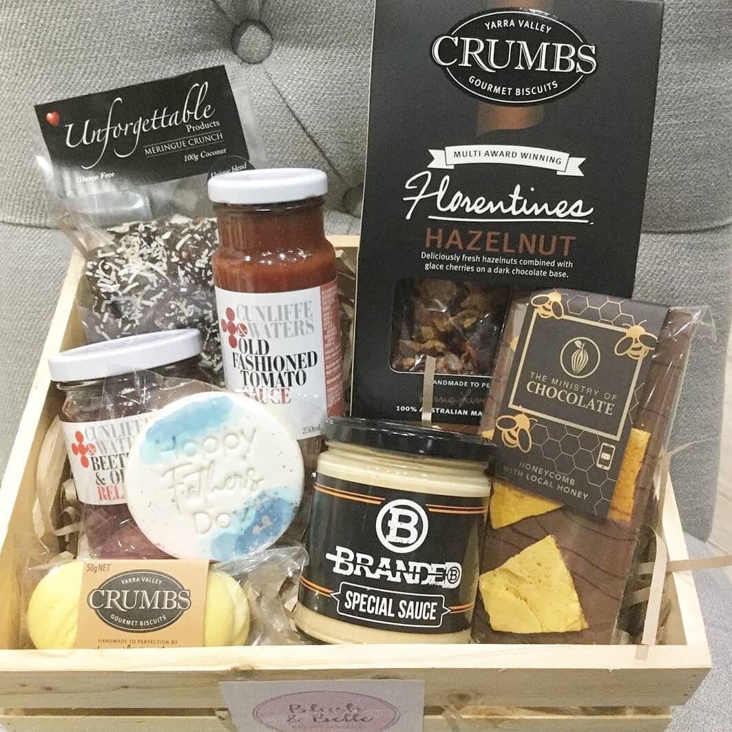 How great do these hampers look! Designed by @blush_and_belle Featuring lots of local goodies for your Dad! Order yours now by contacting @blush_and_belle 
.
.
.
.
.
.
.
.
#blushandbelle #local #localstockist #crumbsgourmetbiscuits #fathersday #gifts