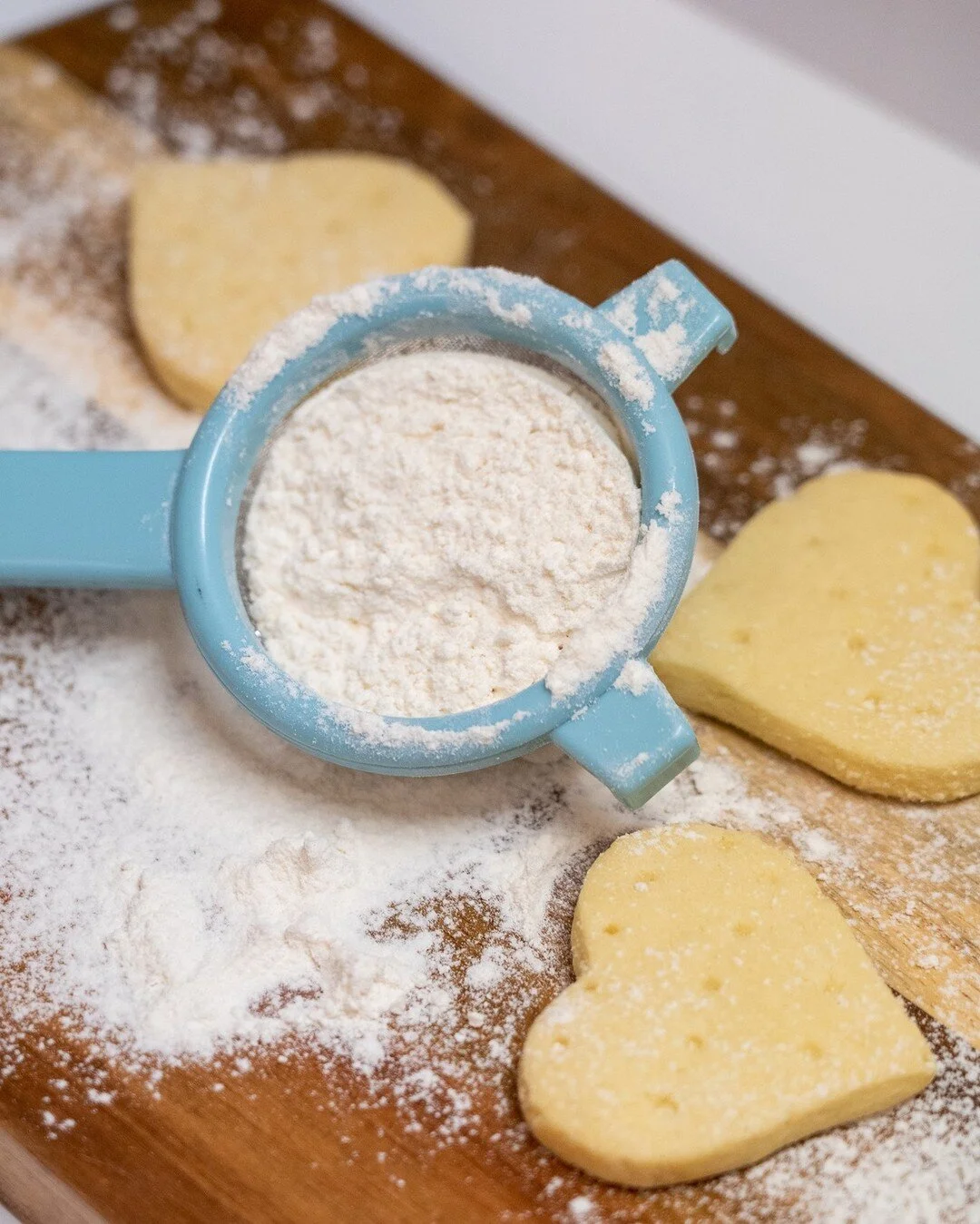 Our shortbread was made for Winters. Snuggle up with a hot mug of tea and treat yourself to a shortbread or two 🥰

#shortbread #biscuits #teaandbiscuit #gourmetbiscuits #biscuitlover #australianmade