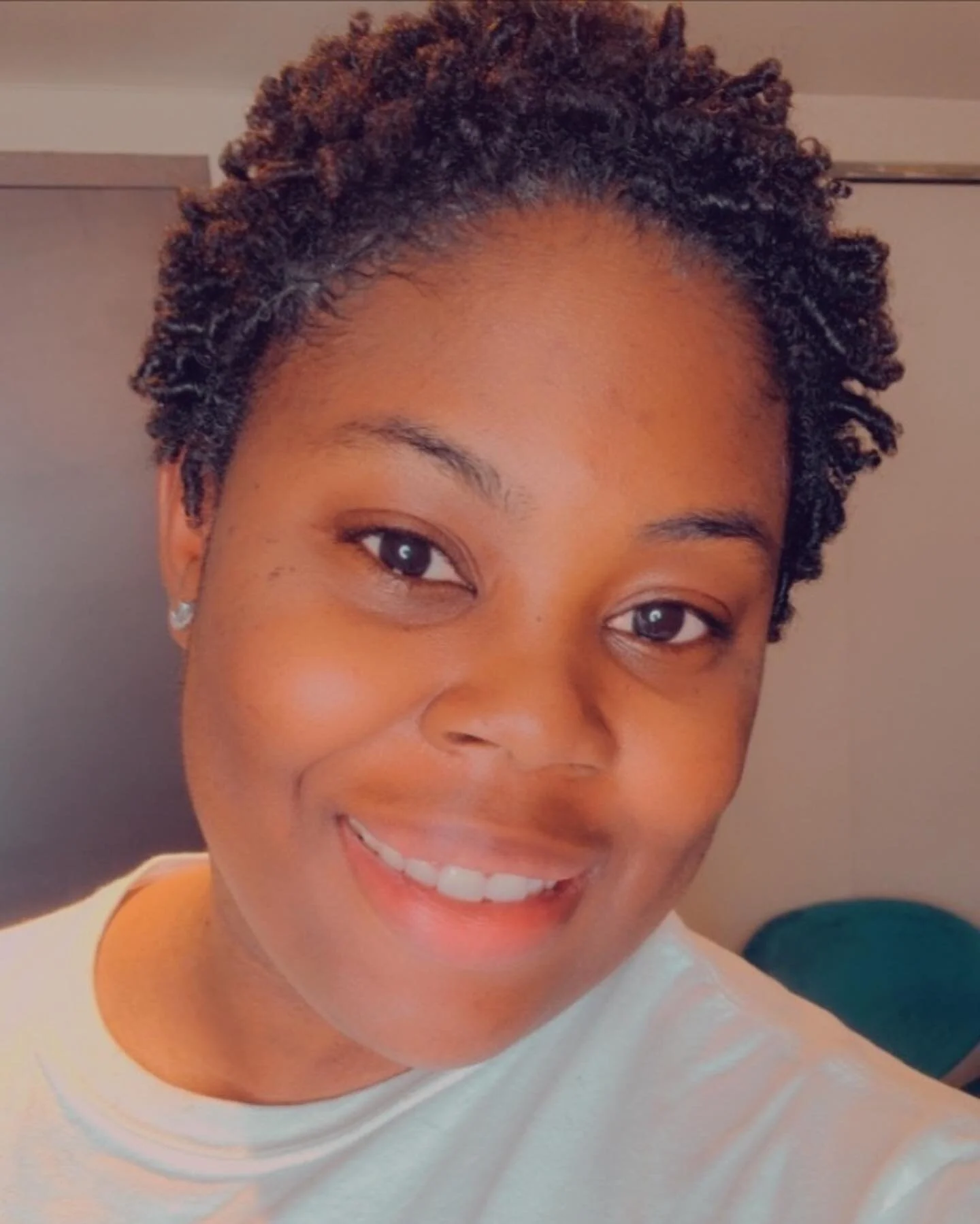 I love a good #clientselfie ! My clients just GLOW different ✨ Don&rsquo;t forget to tag @theeartistryofcamille in all your selfies! Swipe to see the before!