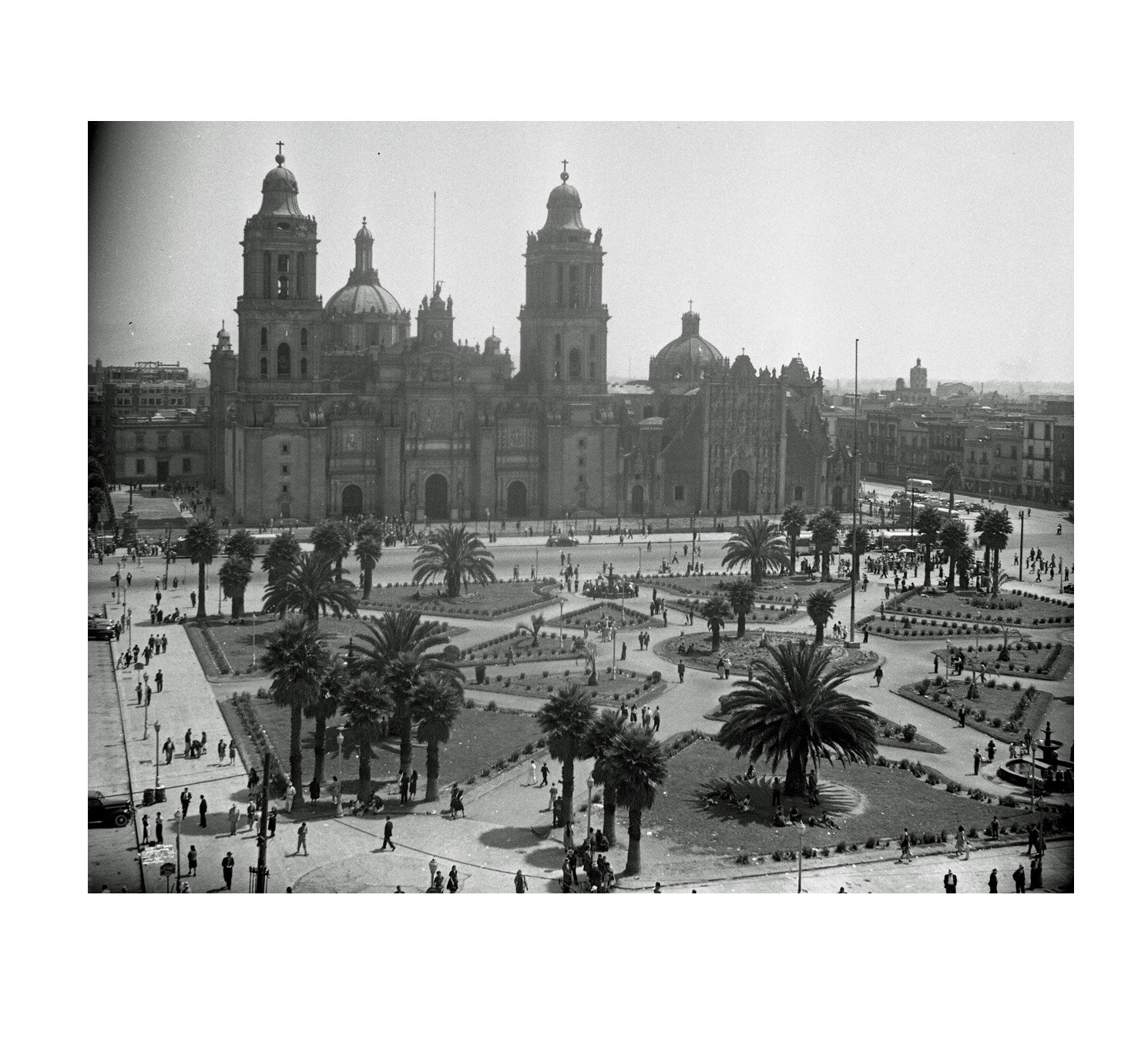  Plaza Zocalo in Mexico City c. 1940s    